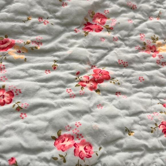 LNT Home Floral Quilt Bedspread 69 x 85\